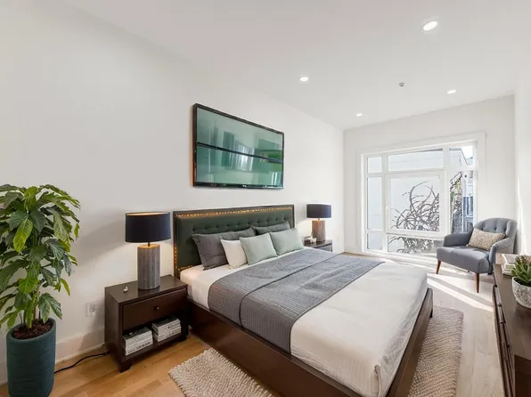 25-14 Newtown Avenue image 4 of 9