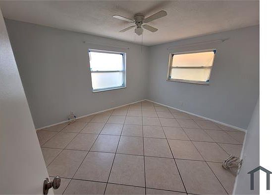 3rd image of 1921 NW 59th Way