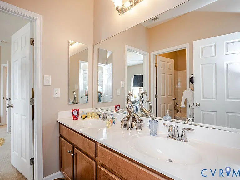 14378 Charter Landing Dr — Photo 9