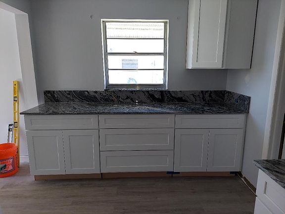 5th image of 2378 SW Congress Blvd