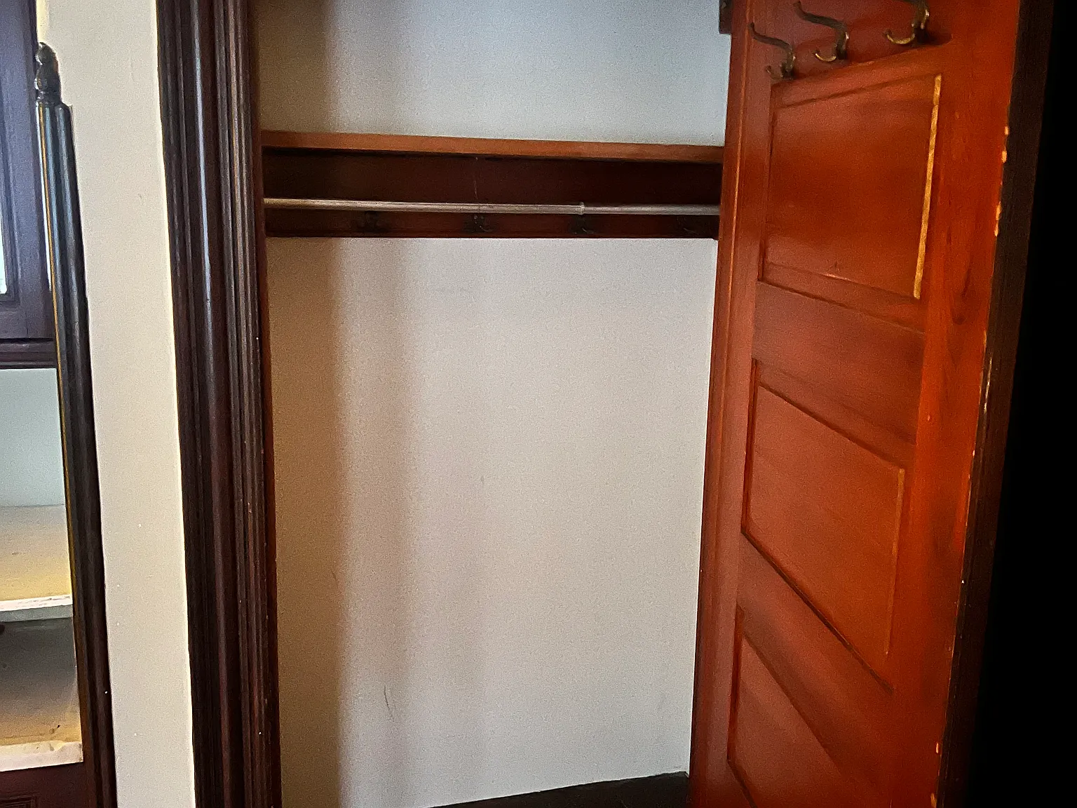 5 bed, 4000 sqft, $600 — Photo 4