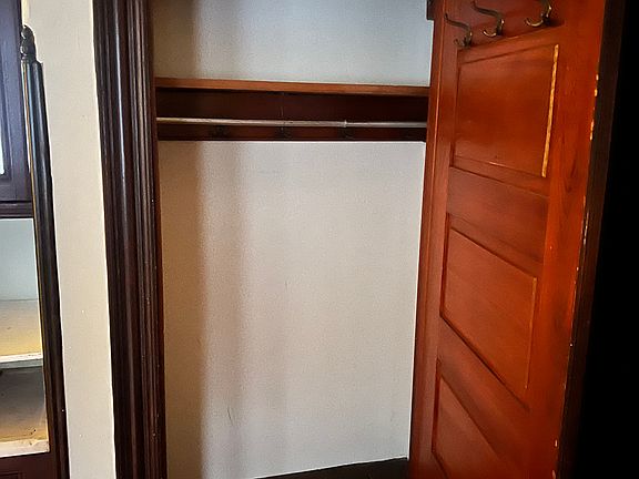 4th image of 1536 Mineral Spring Rd #2