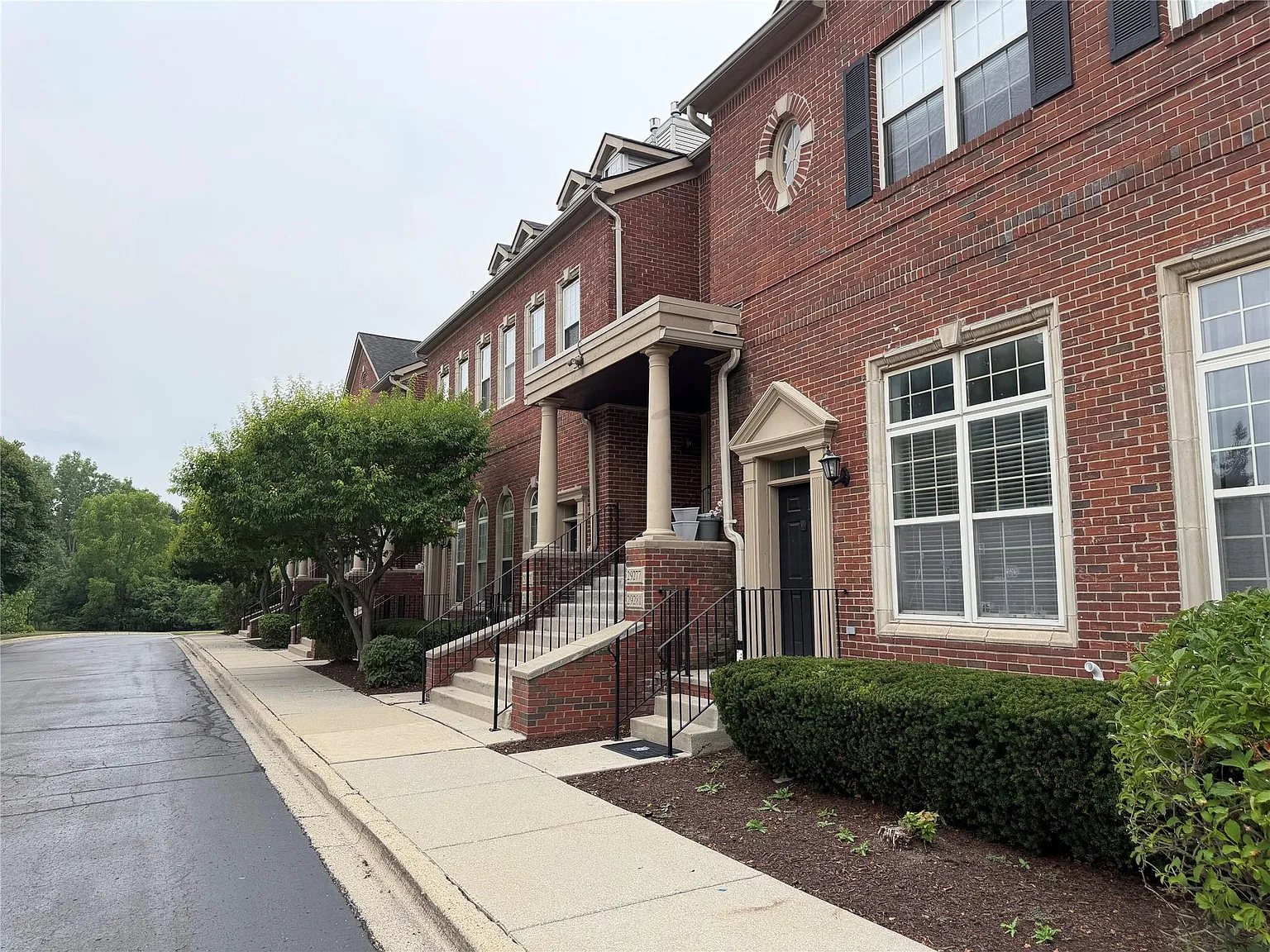 2 bed, 1.5 bath, 1146 sqft, $1,800 — Photo 4
