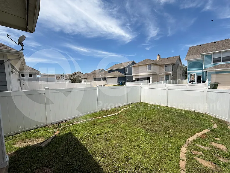 10301 Waterbury Dr — Photo 21