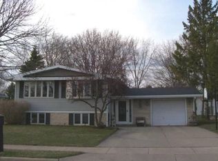 313 Park St, Pulaski, WI 54162