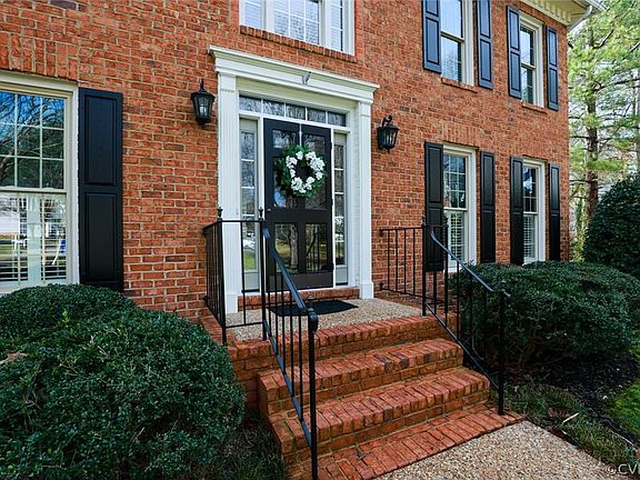 4th image of 10301 Capilano Pl