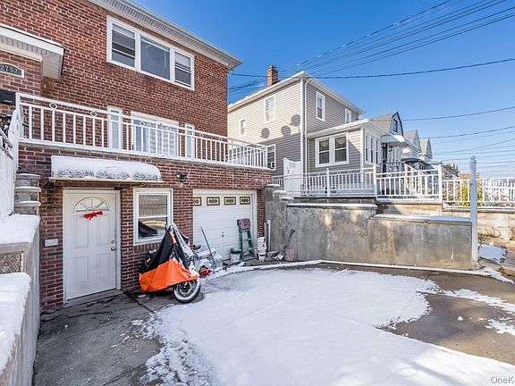 5th image of 2752 Curtis Street