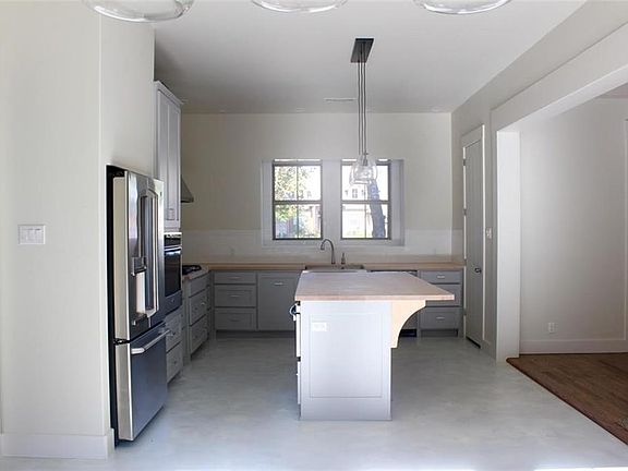 5th image of 104 Live Oak Dr