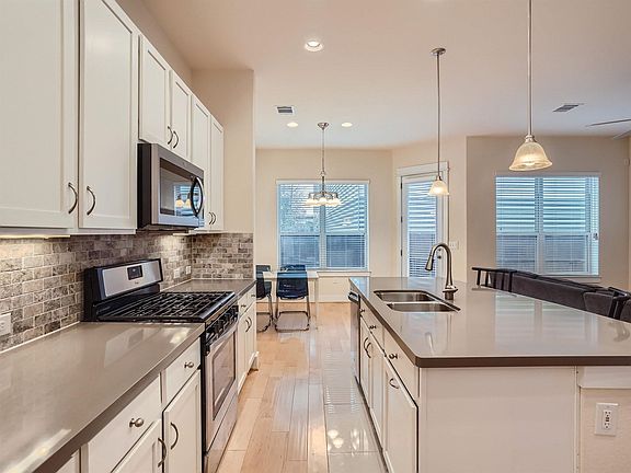 5th image of 12509 Shrike Ln #32