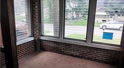 2nd image of 1524 Parmele St