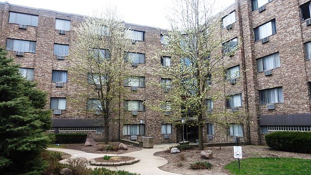 2nd image of 5306 N Cumberland Ave APT 419
