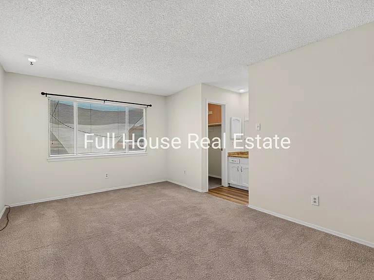 2309 Saturn Pl NE — Photo 21