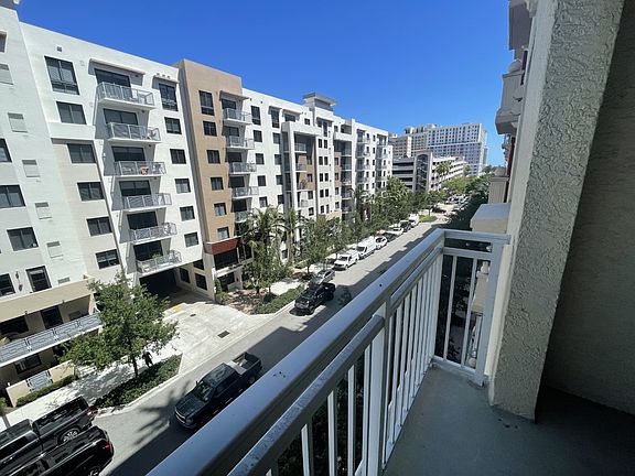 4th image of 410 Evernia St APT 728