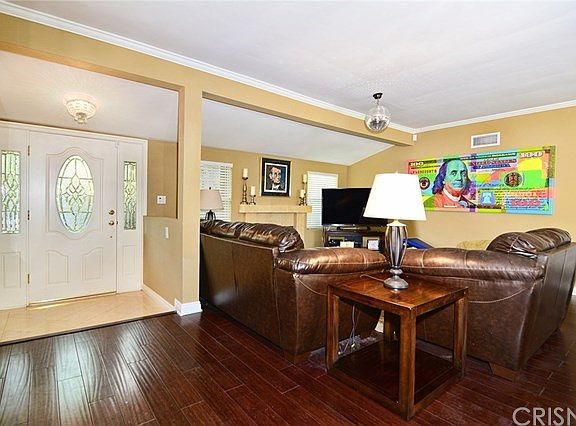 4th image of 5359 Penfield Ave