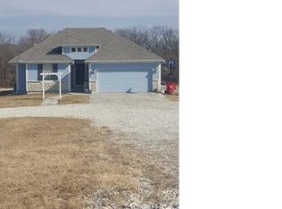 2319 S Holloway Rd, Oak Grove, MO 64075