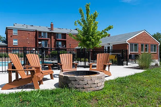 Riverbend Apartments — Photo 2