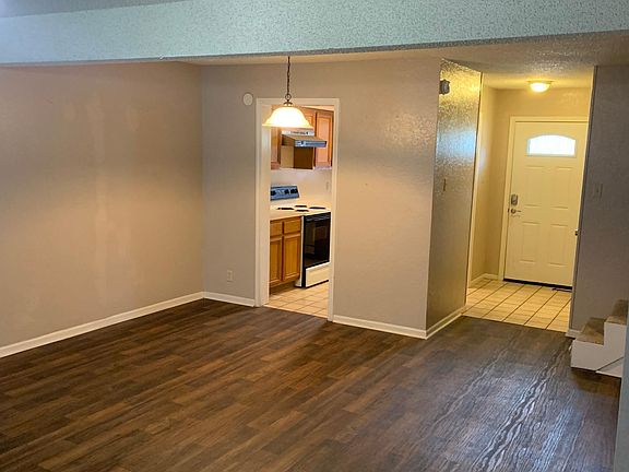 3rd image of 1802 Marguerite St #1802