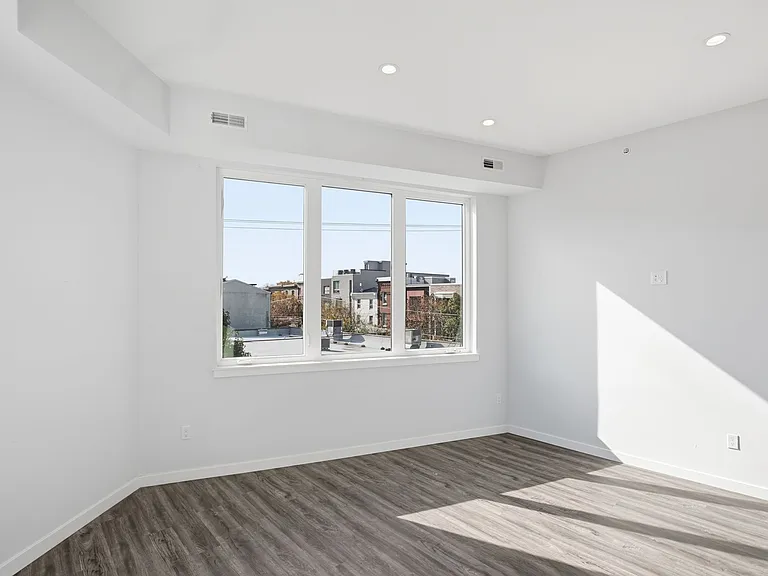 2301 Frankford Ave — Photo 39