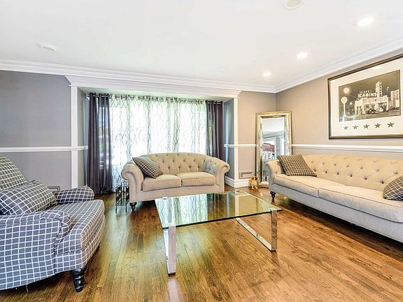 2nd image of 930 Stratford Ct