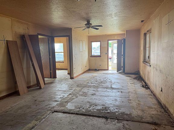 2nd image of 820 N Jackson Ave