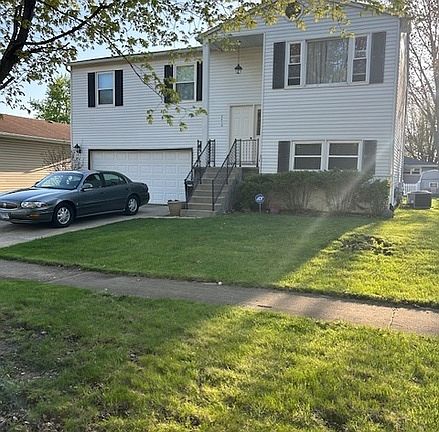 2nd image of 2410 Parklake Dr