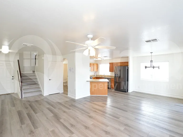 8830 W Coronado Dr — Photo 6