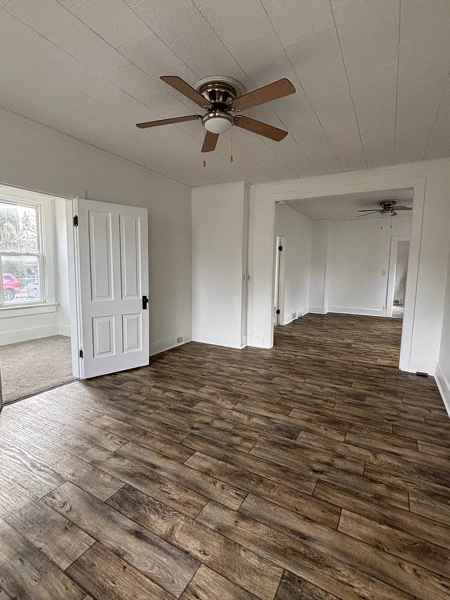 Building Photo - 2515 Windsor Ave #1