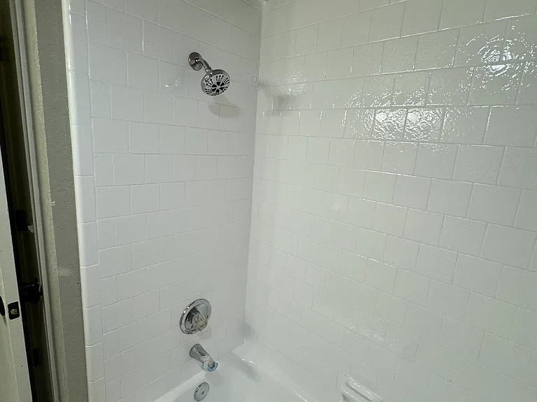 Middle bath, glazed.