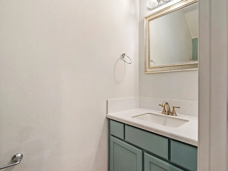 9284 SW Sweek Dr — Photo 18