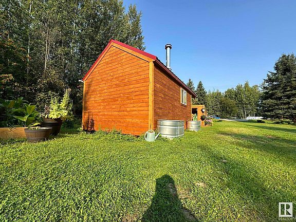 3rd image of 4813 46th St