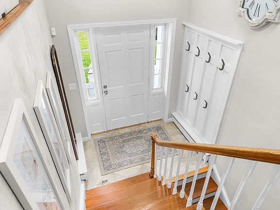 3rd image of 618 Pollard Hill Rd