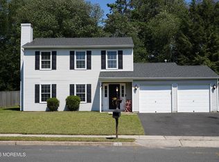 4 Mendon Dr, Howell, NJ 07731
