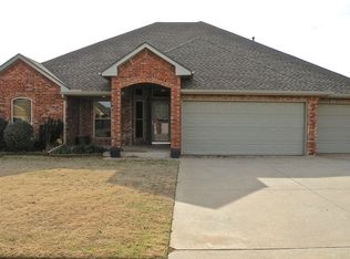 416 E Raleigh Ter, Mustang, OK 73064