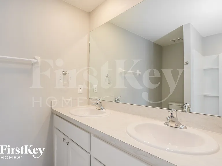 986 7th Ave NW — Photo 8