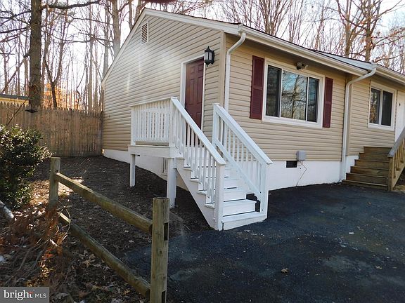 3rd image of 208 Hampton Dr