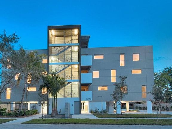 5th image of 5710 SW 62nd St Unit 201