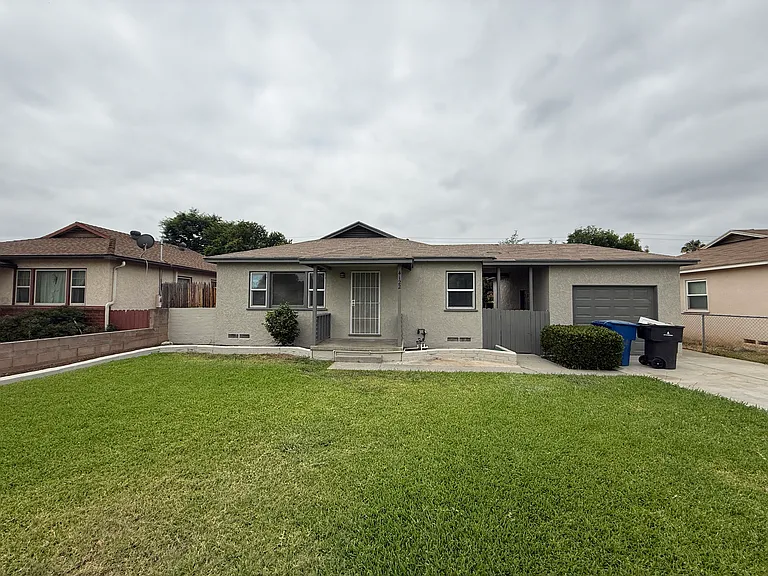 4122 Saint Paul Pl — Photo 1