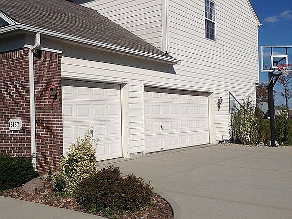 Side entry 3 car garage