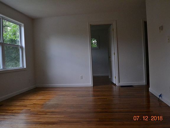 2nd image of 349 Queen St