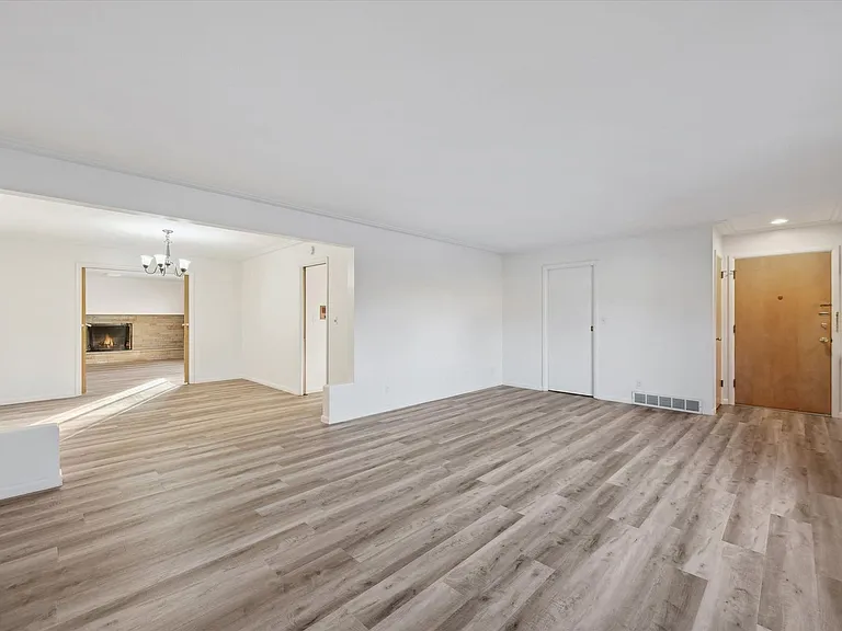 4021 Hillandale — Photo 7