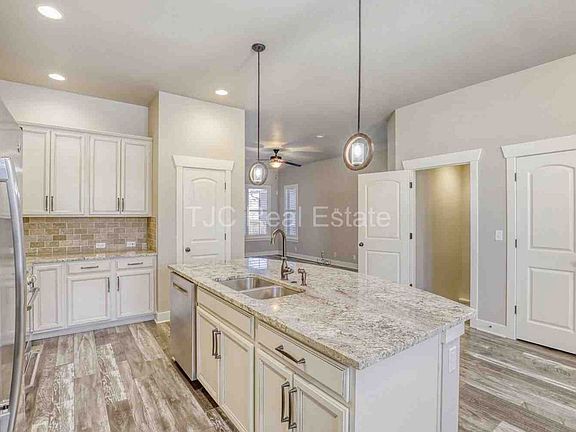 3rd image of 5512 N Wabash St