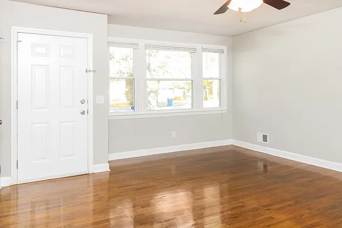 142 Dickert Dr — Photo 3