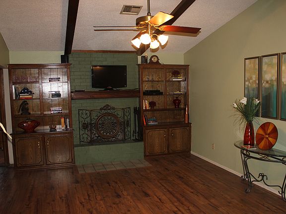 2nd image of 1004 S Patterson Dr