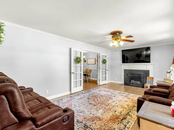506 E Hilton St, Kershaw, SC 29067