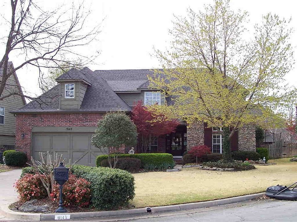 9142 E 103 Brick & Stone