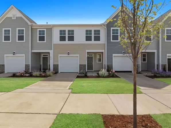 2310 Oakwood Meadows Ct, Raleigh, NC 27604