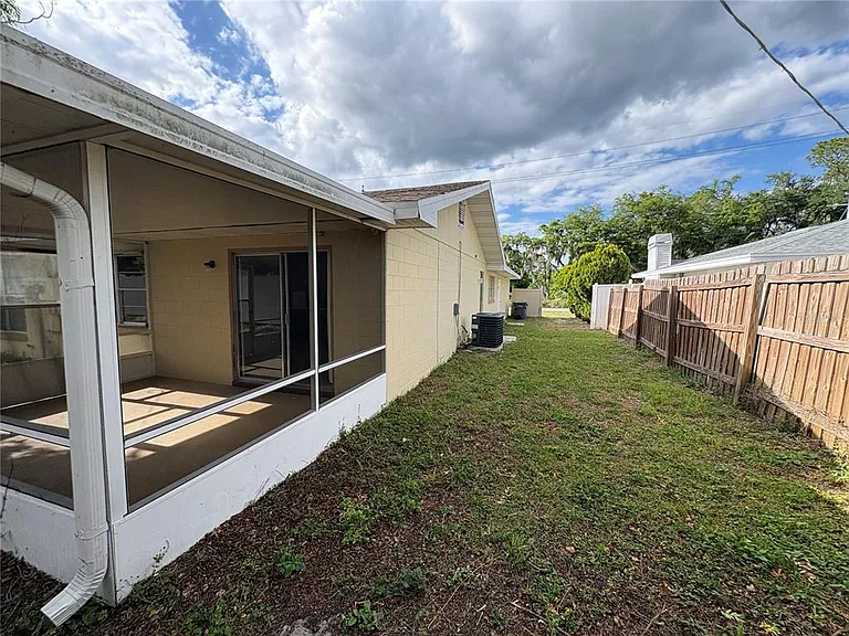 728 Lake Ned Rd — Photo 24