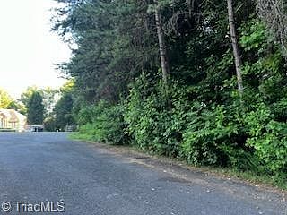 2nd image of 7 & 5A Brookhaven Ln
