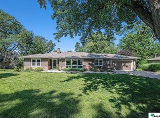 660 S 85th St, Omaha, NE 68114