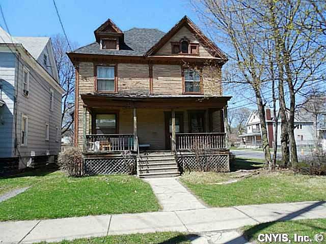 1st image of 300 W Kennedy St